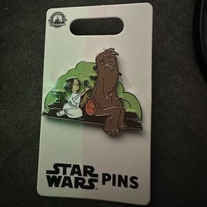 Star Wars Ewok & Leia DISNEY PIN